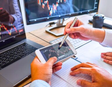أهم منصات التداول والاستثمار في مصر لتداول الأسهم والذهب والعقارات وأذون الخزانة والسندات مرخصة وتتيح الاستثمار في البورصات المصرية والعالمية بالجنيه والدولار